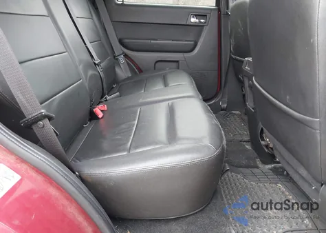 2010 Ford Escape Limited z USA, uszkodzony, nr VIN 1FMCU9EG7AKD15911